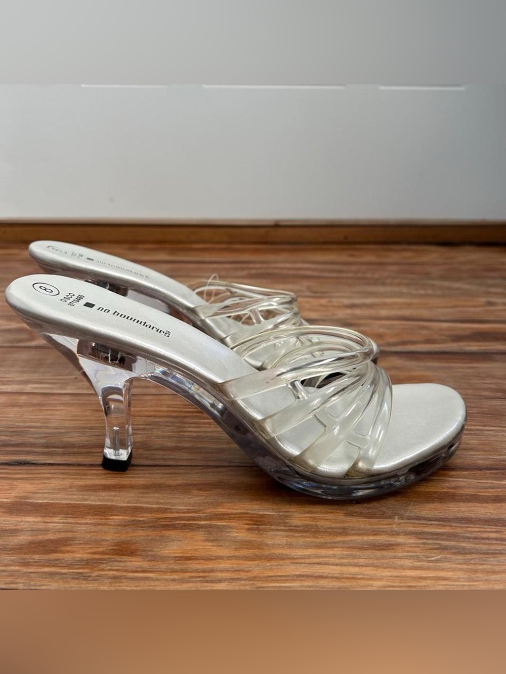 Rare vintage y2k no boundaries LIGHT UP jelly heels NWT!!! 🪩💡🌈